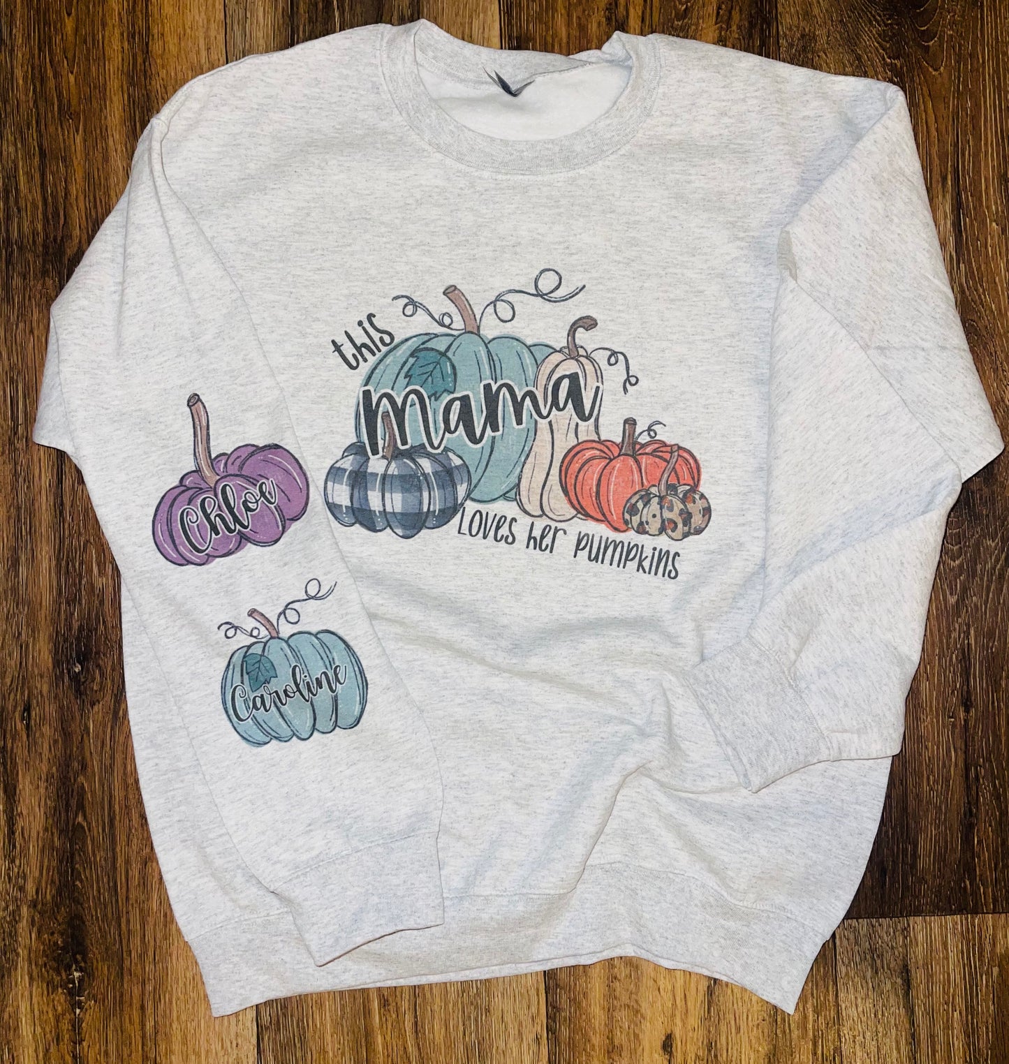 This mama loves her pumpkins sweatshirt